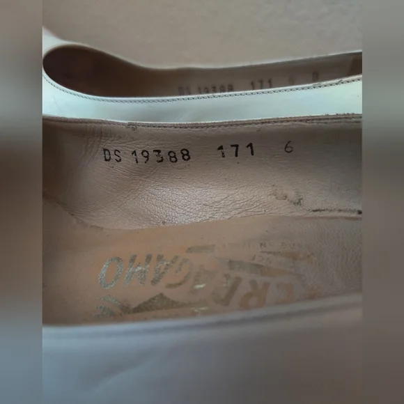 Salvatore Ferragamo White with Black trim - Picture 4 of 4